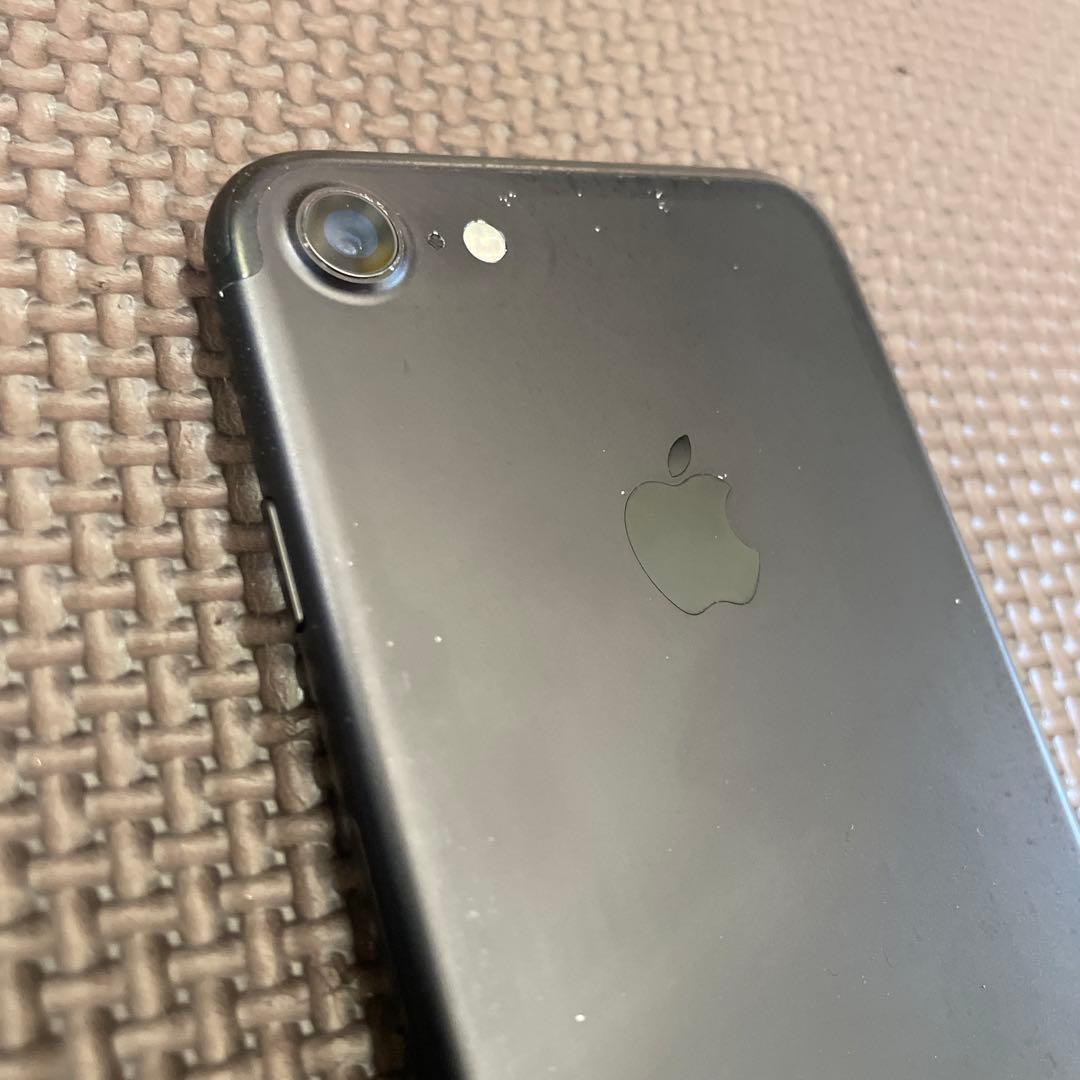 Apple iPhone 7 128GB ブラック本体　SIMフリー