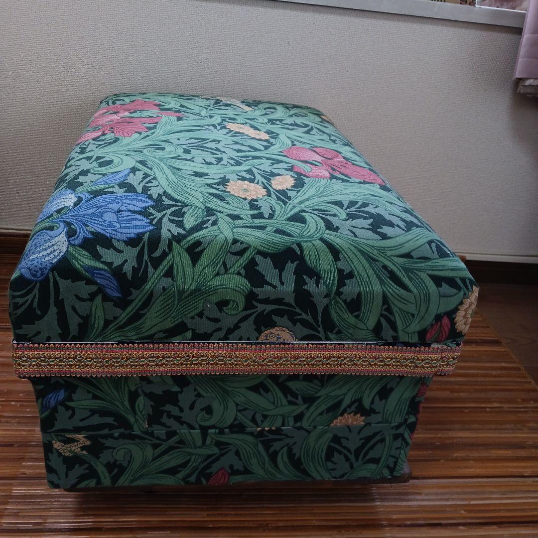 カルトナージュ【英国製ウィリアムモリス生地】茶箱大を用いてのスツール又は物入れ