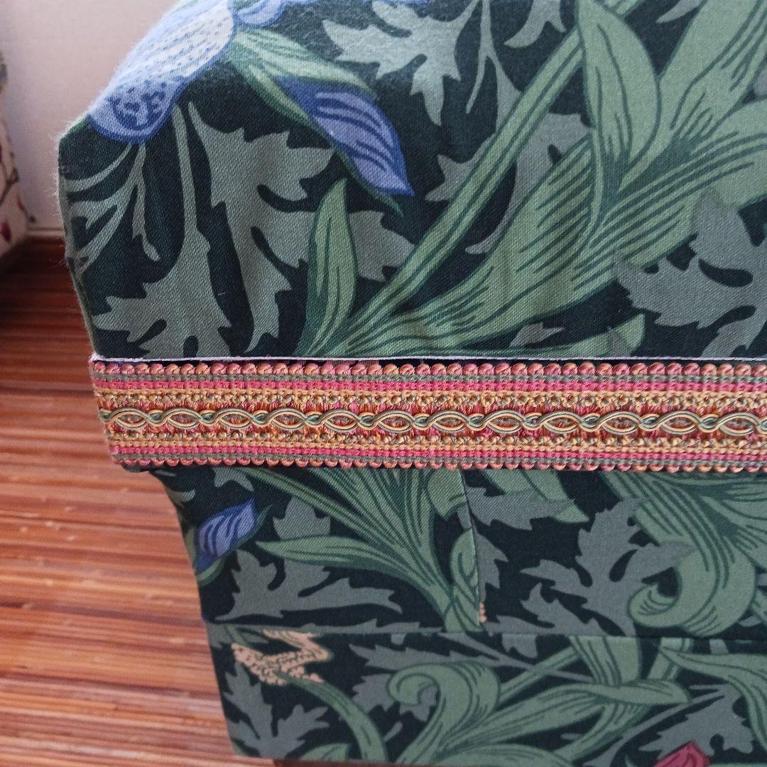 カルトナージュ【英国製ウィリアムモリス生地】茶箱大を用いてのスツール又は物入れ