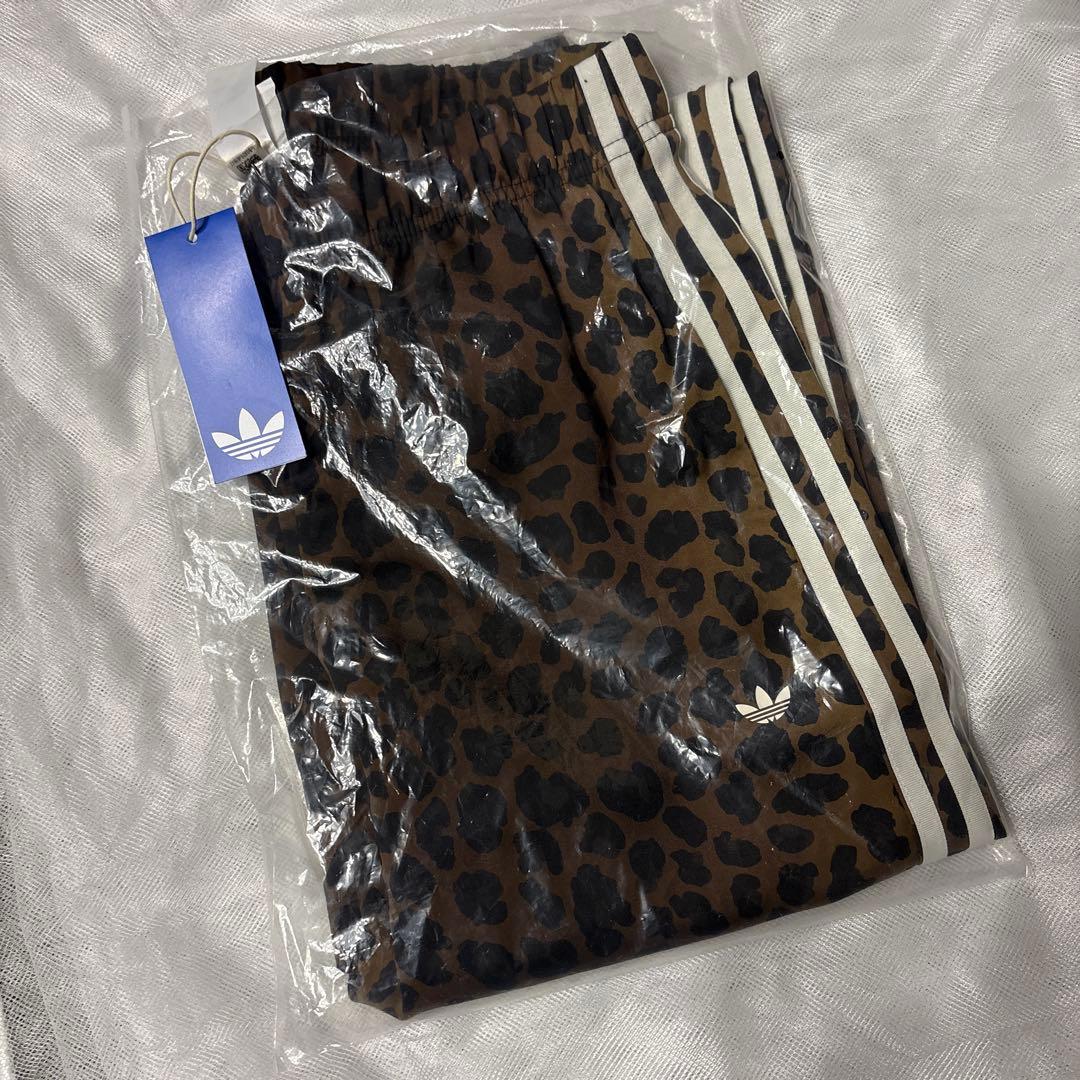 《即日発送》adidas ヒョウ柄 Lサイズ ワイドレッグパンツ　アディダス
