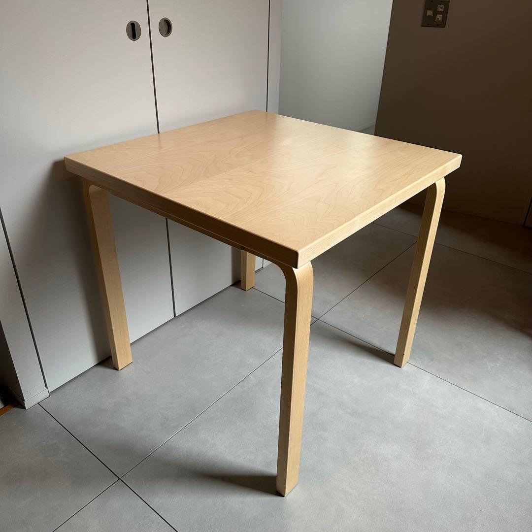 Artek 81C テーブル