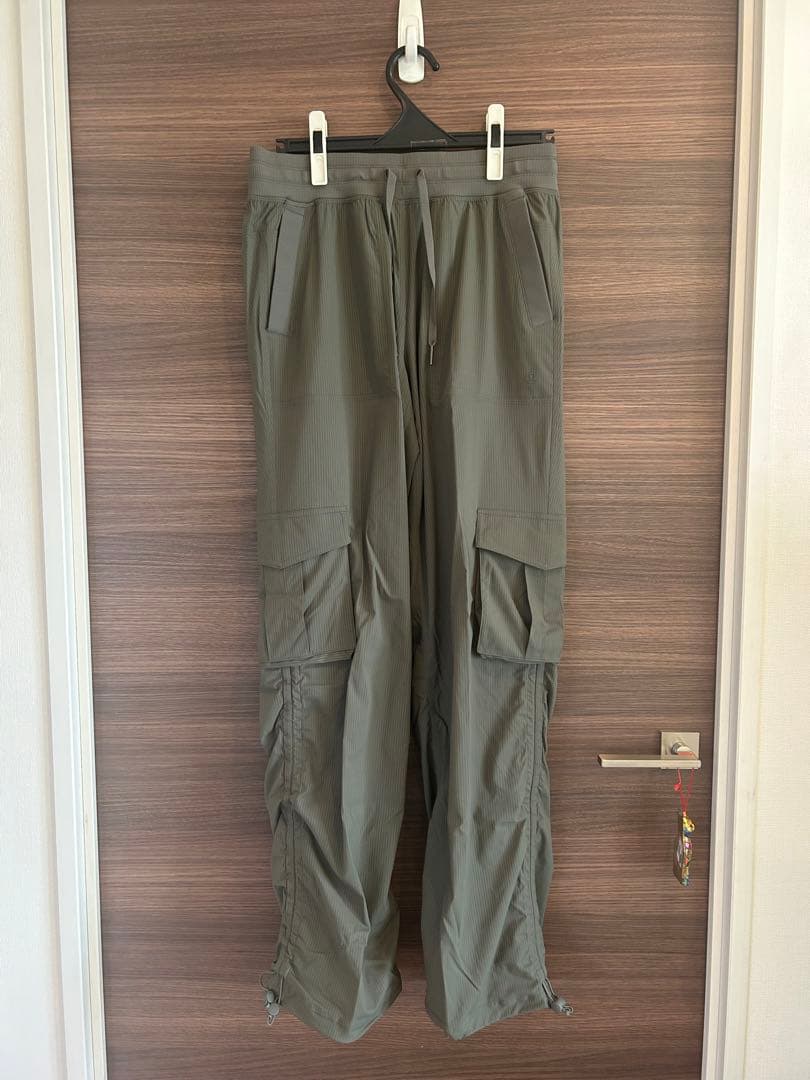 lululemon Dance Studio ミッドライズカーゴパンツ