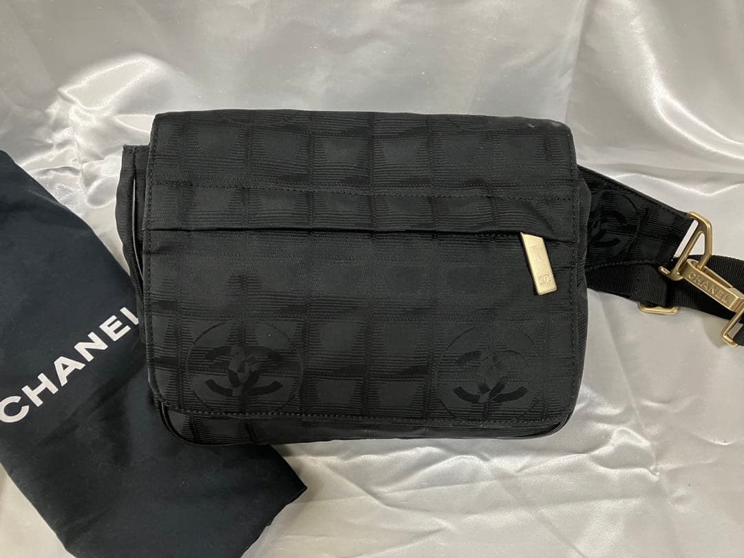 CHANELのウエストポーチ