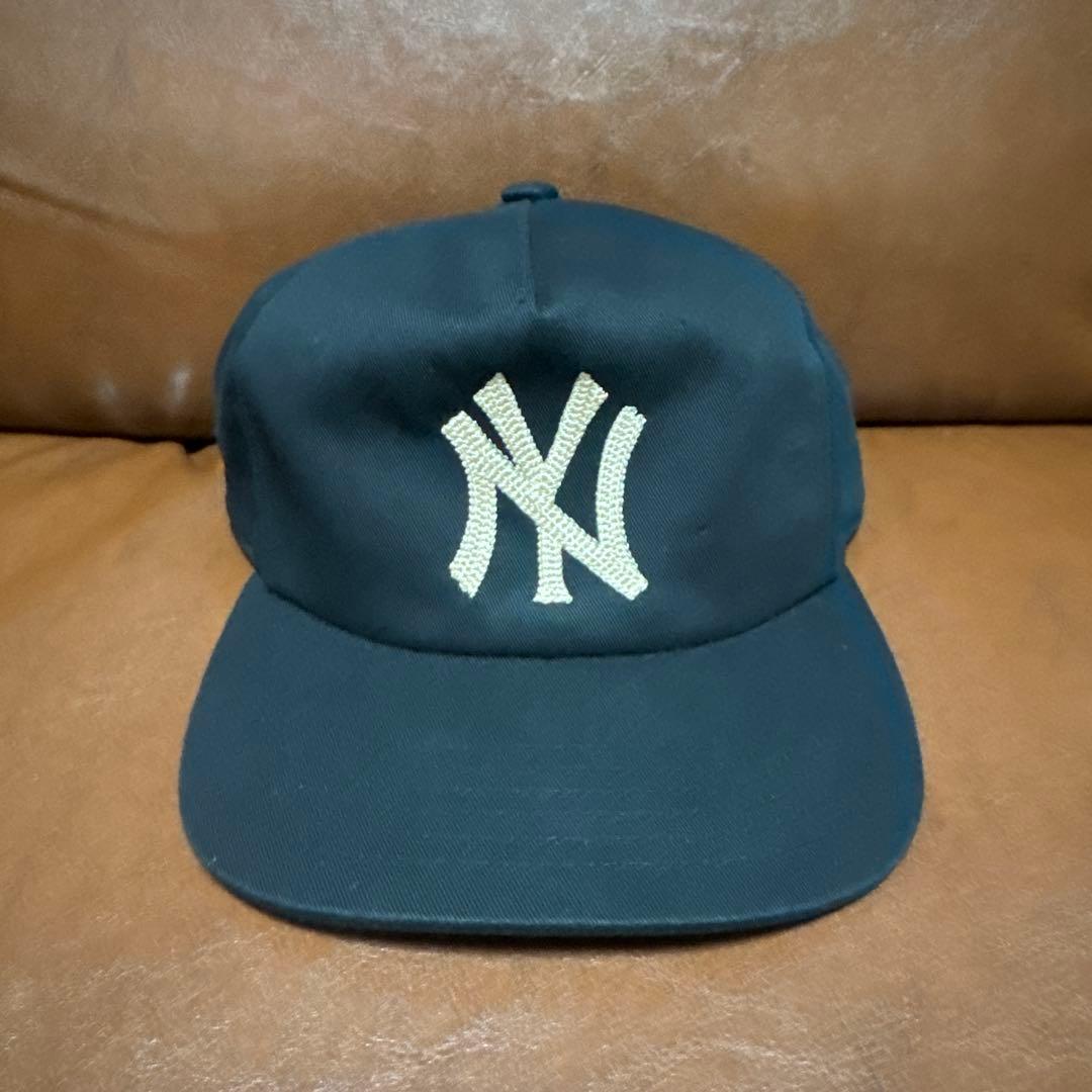 monday suck キャップ