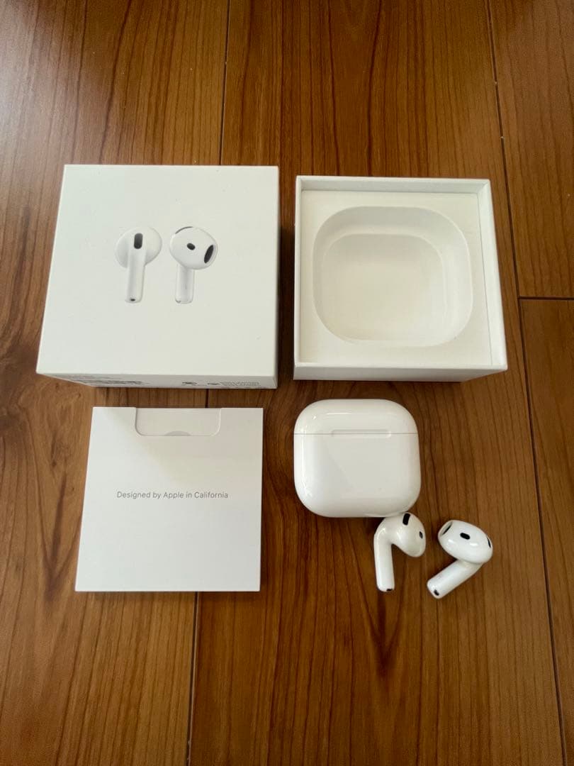 12 Apple AirPods 第4世代　Apple純正品 美品　完動品