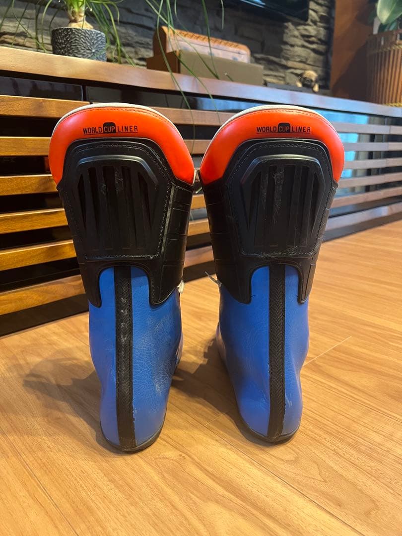 LANGE RS 130 スキー用ブーツ 青/オレンジ