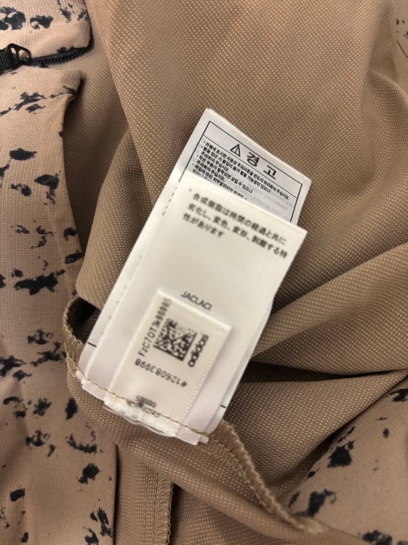 HYKE adidas コラボ ADVENTURE プルオーバー ベージュ　総柄