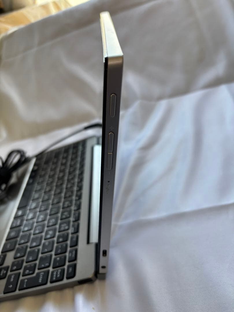 2 in 1 タブレットPC Dynabook K60/FW