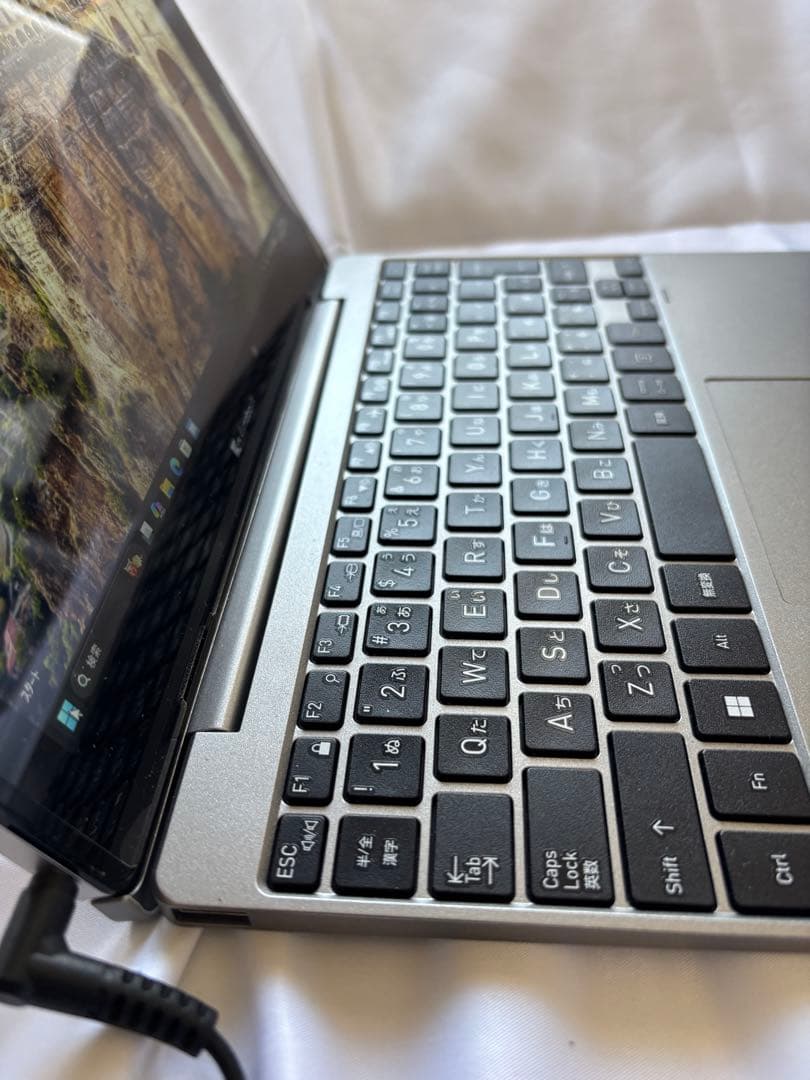 2 in 1 タブレットPC Dynabook K60/FW