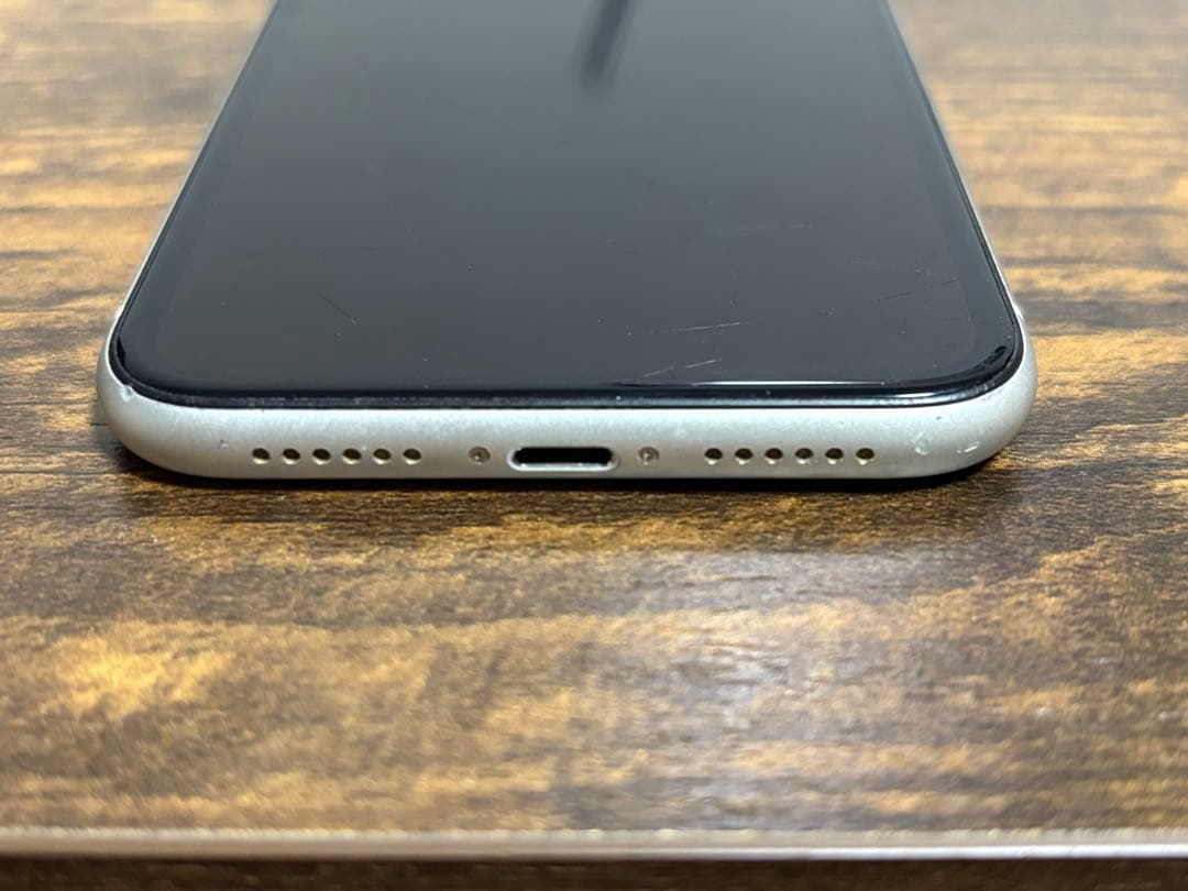 Apple iPhone 11 ホワイト 128g 本体