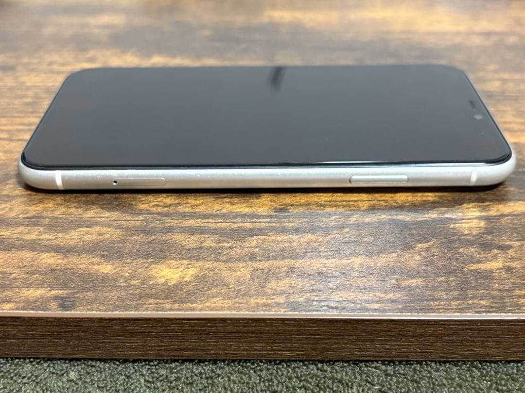 Apple iPhone 11 ホワイト 128g 本体