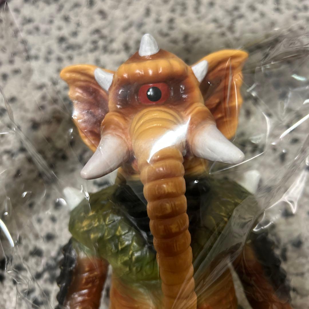 未開封 マヤマァク グザラ ソフビ