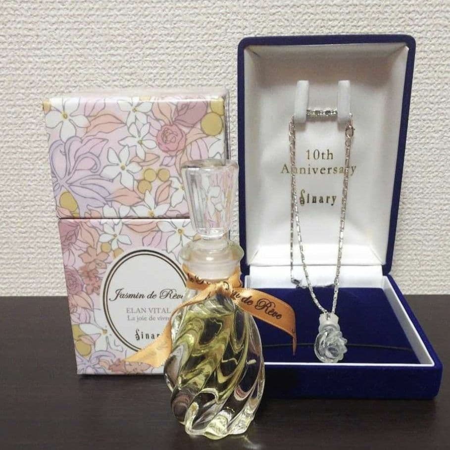 シナリー　ジャスミンドレーヴ　ジャスミン　香水　 新品未使用