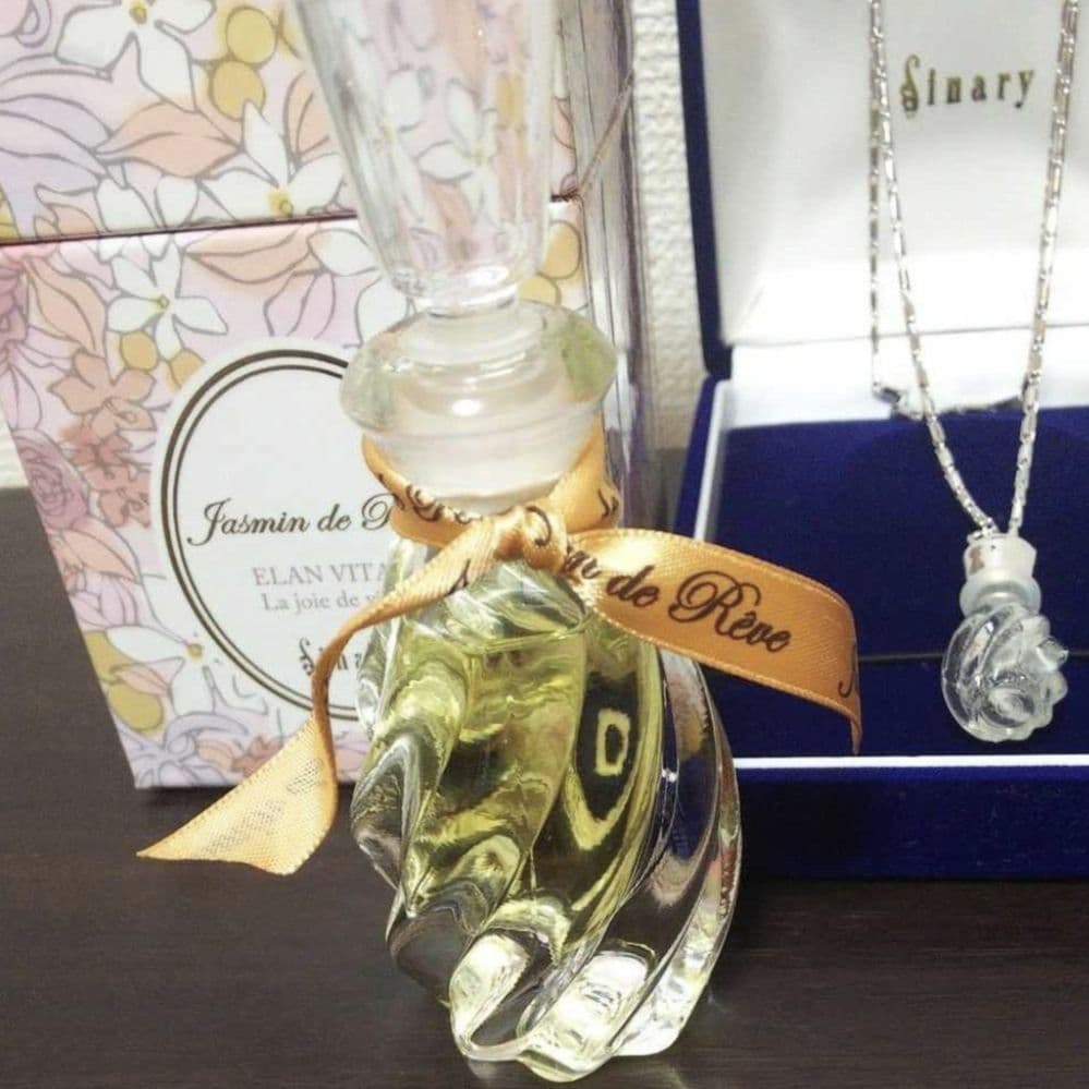 シナリー　ジャスミンドレーヴ　ジャスミン　香水　 新品未使用