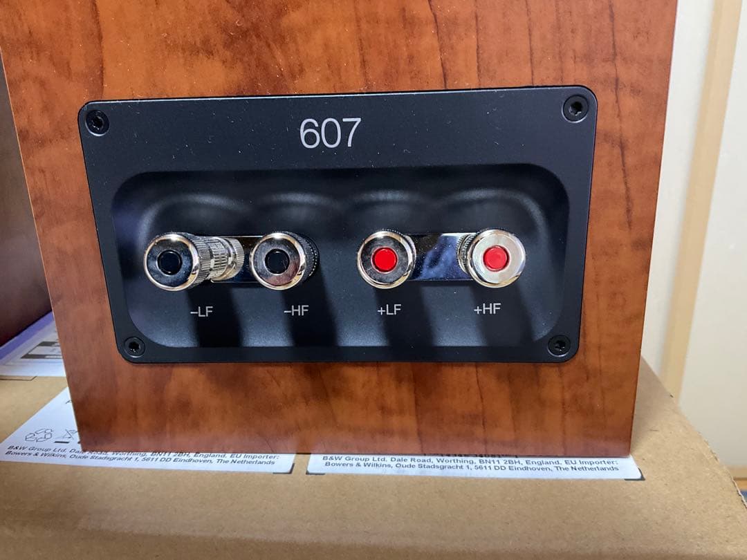 Bowers & Wilkins 607S3 スピーカー