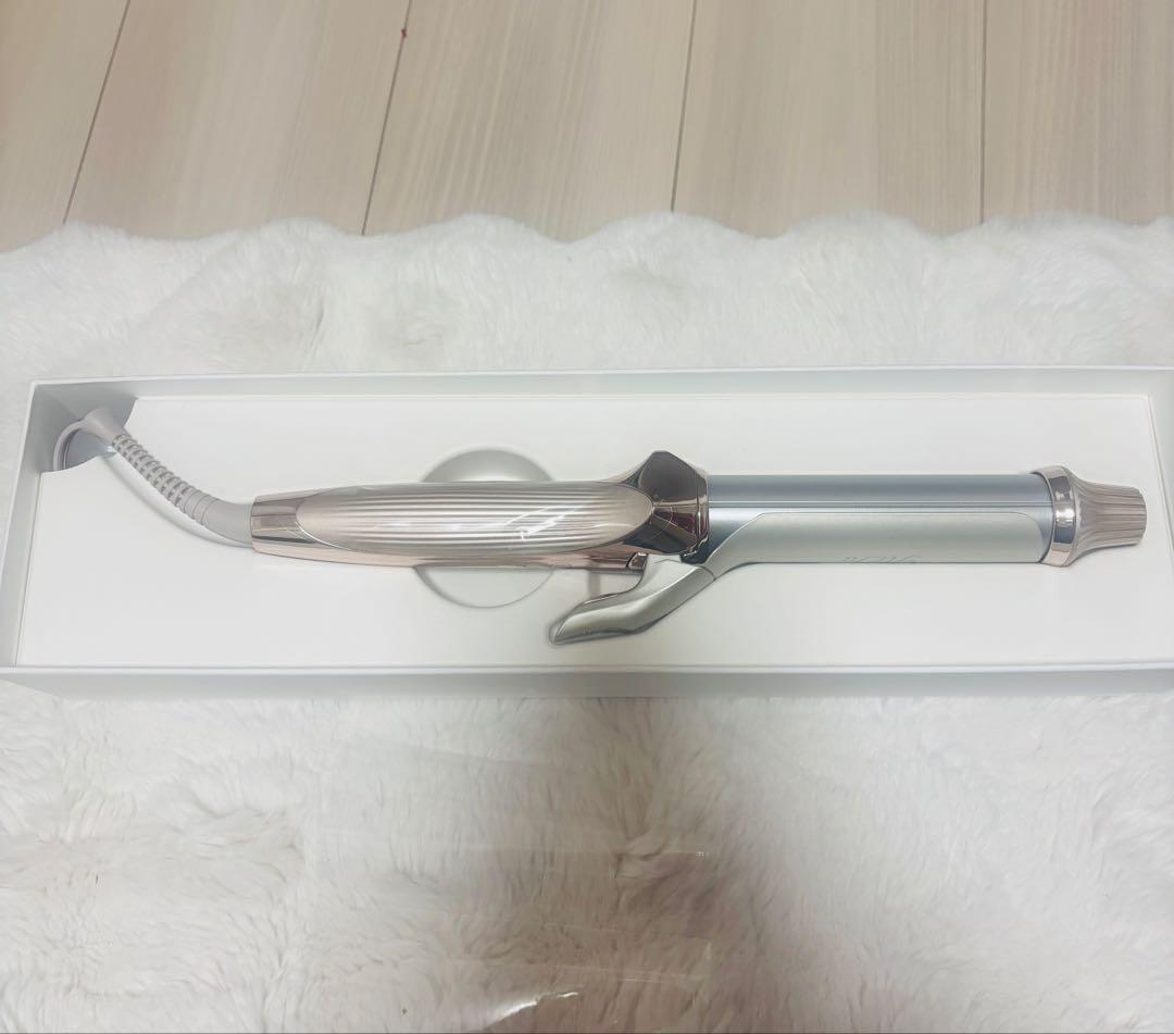 littleaatan♡断捨離中 リファカールアイロンプロプラス最新モデル