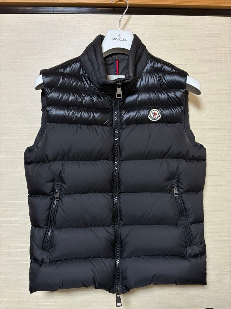 Moncler ブラック ダウンベスト DUPRES デュプレス