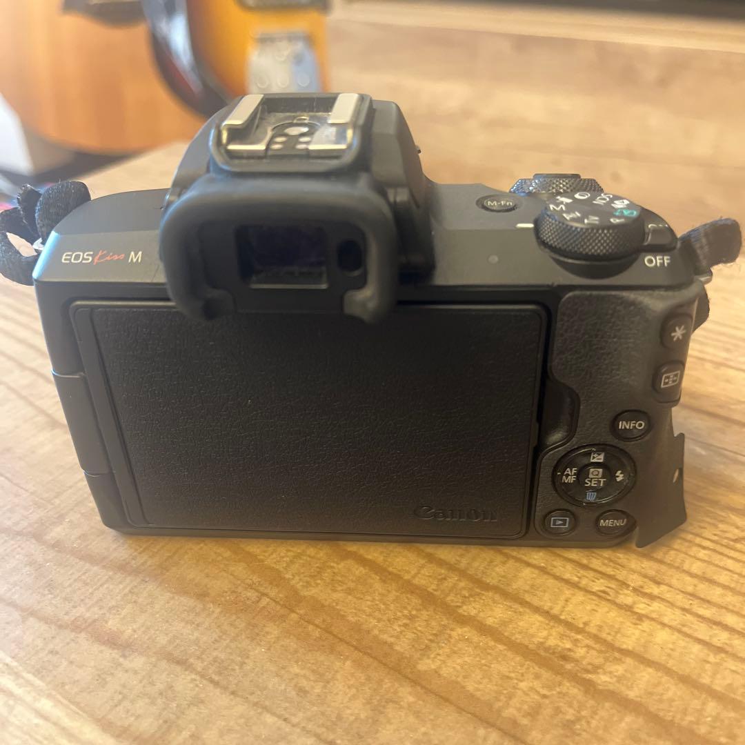 Canon EOS kiss M / レンズ・予備バッテリー付き