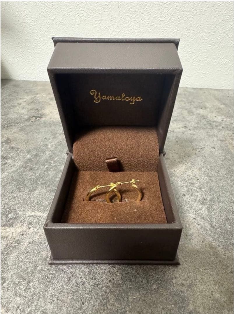 K18 刻印入り フープ ピアス 両耳 イエローゴールド