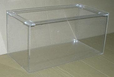 アクリル水槽。5×5t（600×300×300）