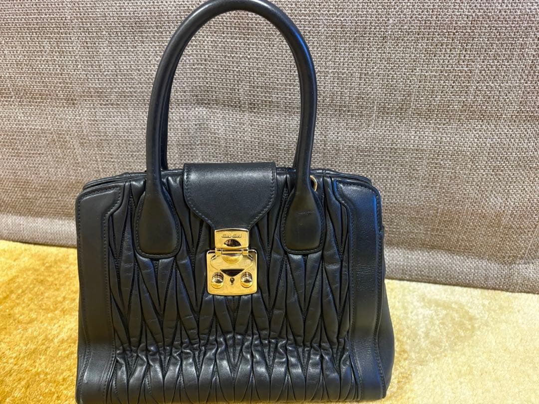 〈週末限定値下げ！〉MIU MIU マテラッセ 2WAY ギャランティカード付き