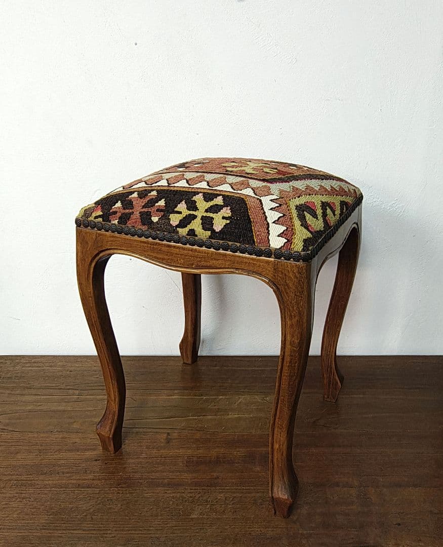 オールドキリム 木製 オーク材 猫足 スツール 椅子
