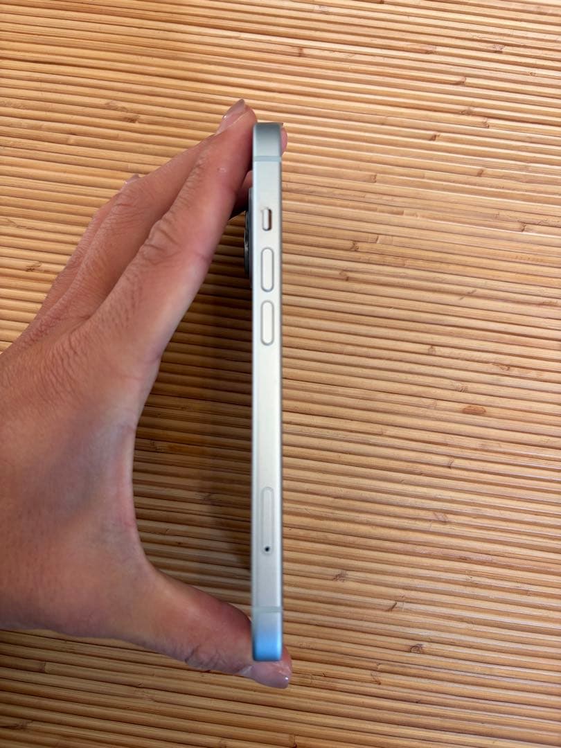 携帯電話本体 iPhone15 256GB