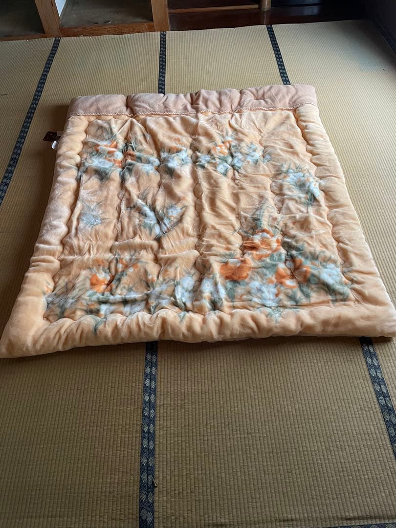 京都西川ローズふとん　アクリル、ポリエステル製　ダブルサイズ190×210㎝