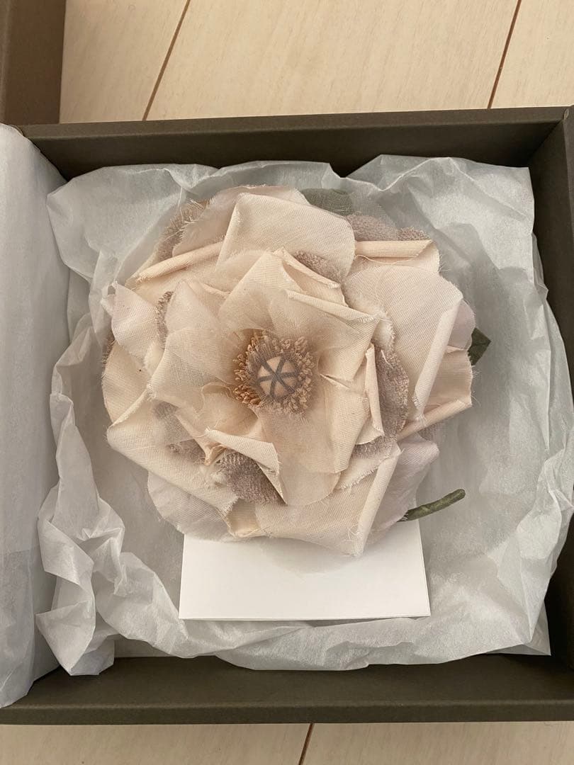 GASA 「幻実と現実」コサージュ　ナチュラル　未使用品