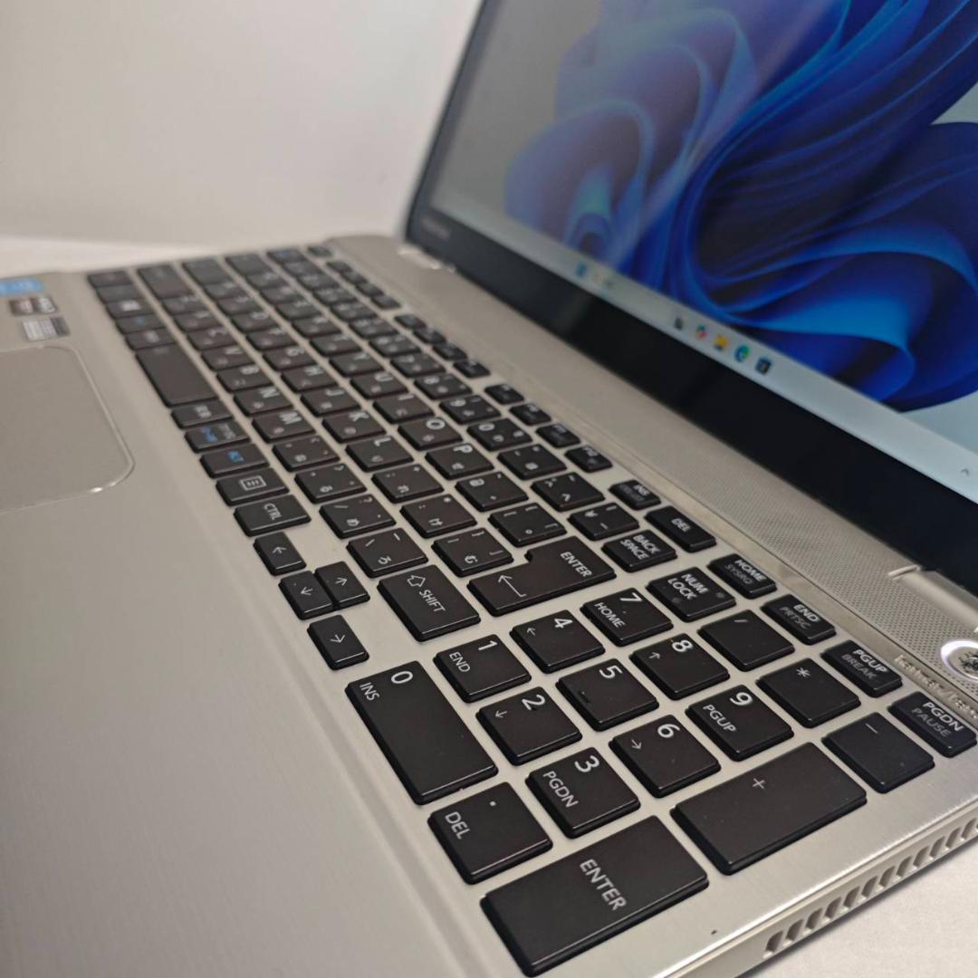 dynabook ゲーミングノートPC/i7/AMDグラボ/1TBSSHD/4K