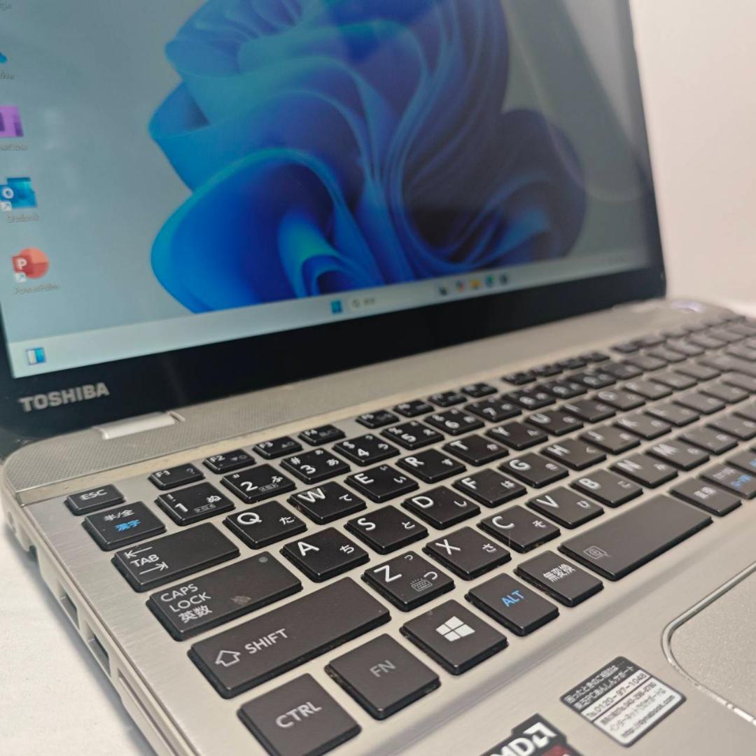 dynabook ゲーミングノートPC/i7/AMDグラボ/1TBSSHD/4K