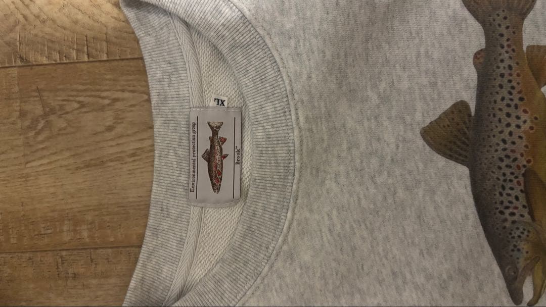 まる　Brookトラウトフィッシュプリント グレー XL スウェット