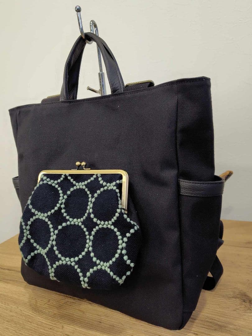 ミナペルホネン/タンバリンネイビー×LBがま口ポケット/A4トートリュック