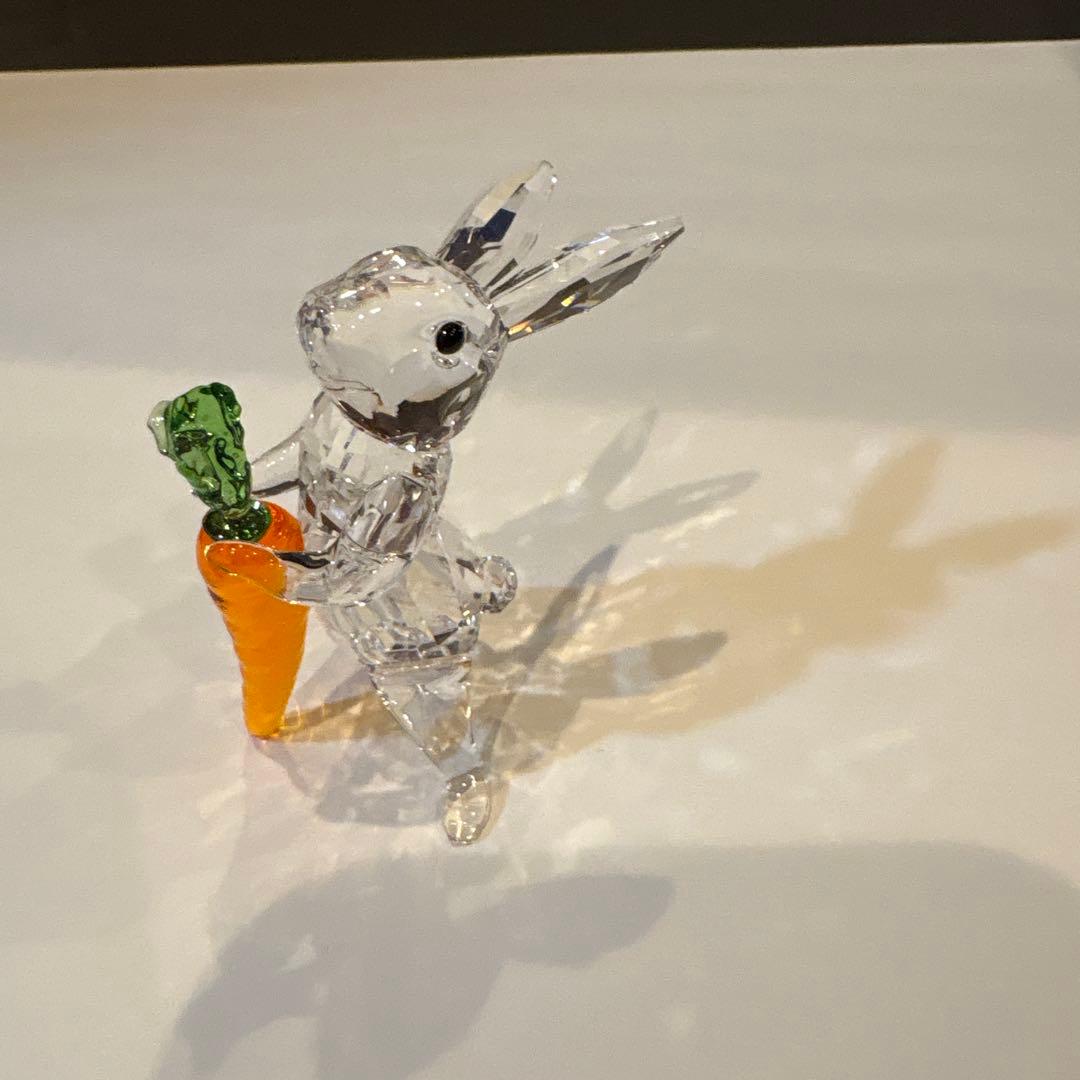 スワロフスキー　クリスタル　ウサギ 置物 ニンジン付き