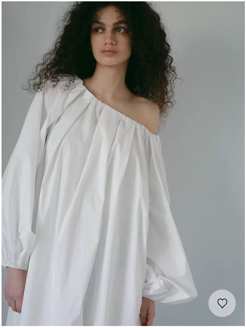 HER. オフショルコットンワンピース 雑誌掲載