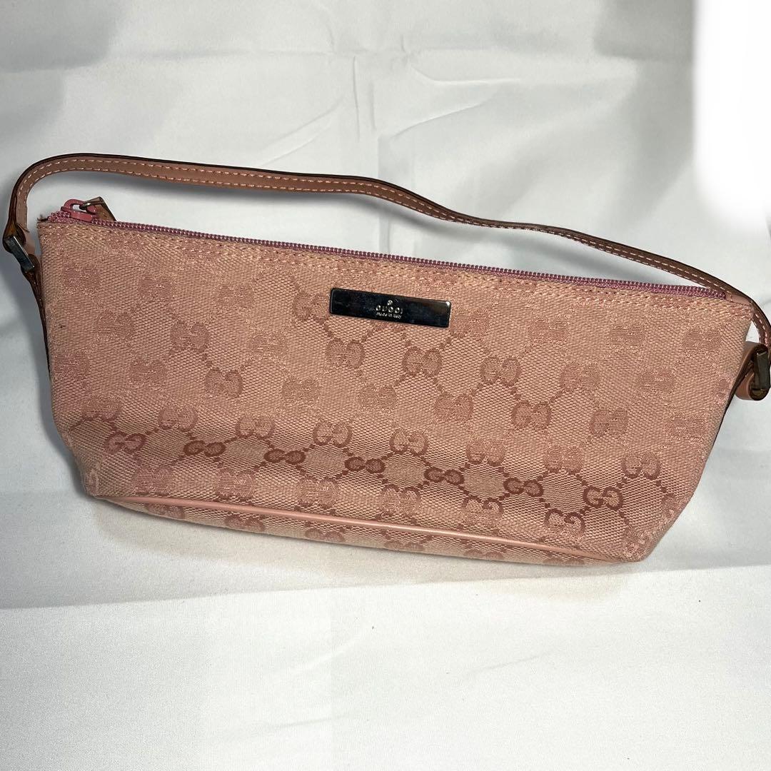 Gucci ピンク ロゴパターン クラッチバッグ