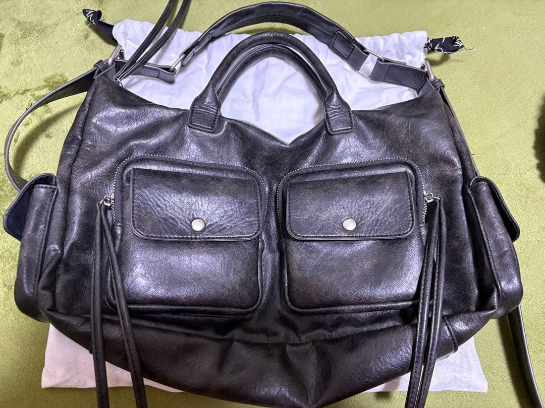 camphor woodフェイクレザーマルチポケットショルダーバッグブラック