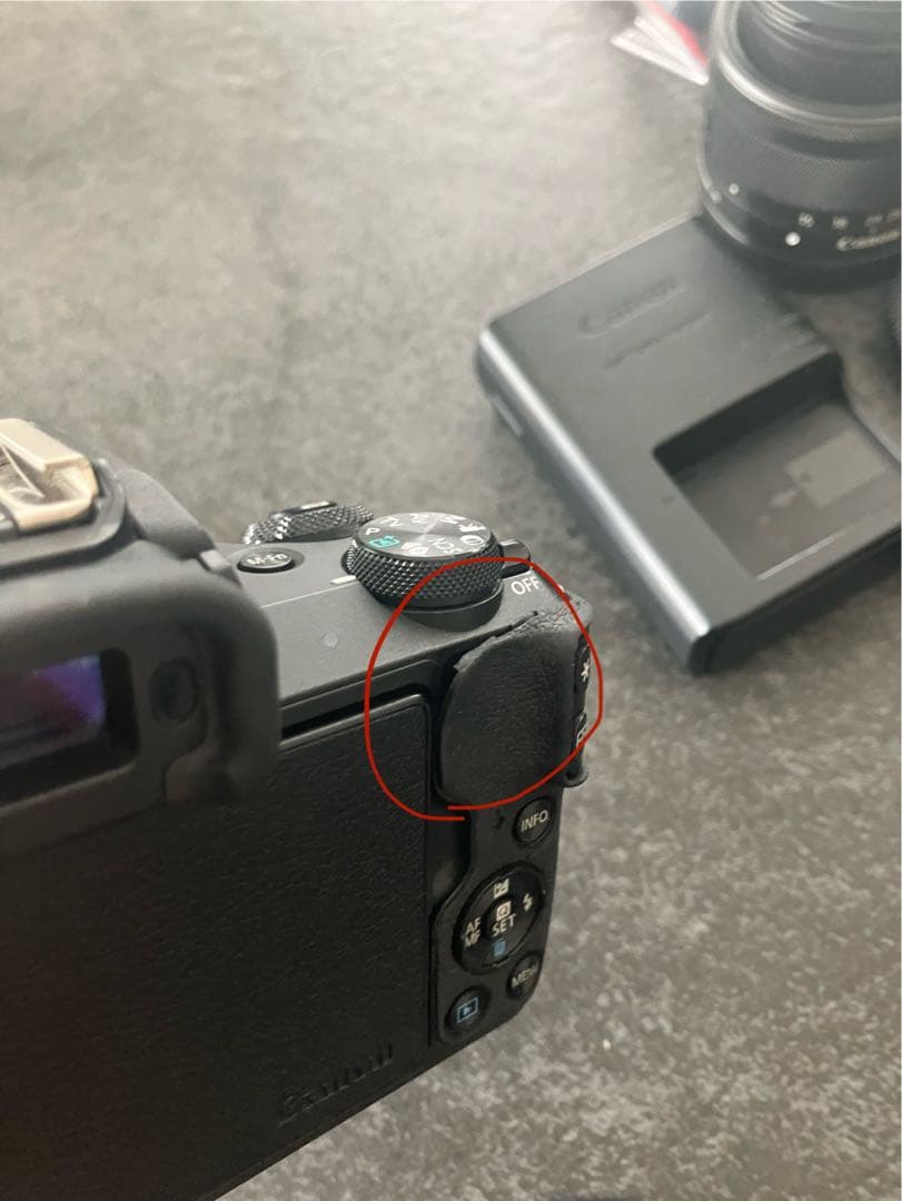 Canon キャノン EOS kiss M ダブルレンズ キット　一眼