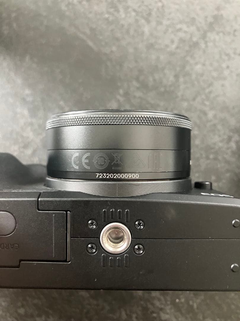 Canon キャノン EOS kiss M ダブルレンズ キット　一眼