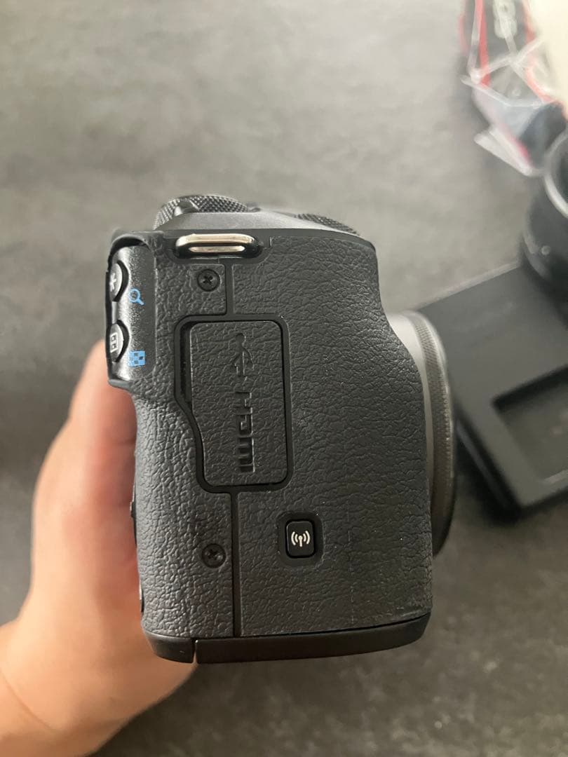 Canon キャノン EOS kiss M ダブルレンズ キット　一眼