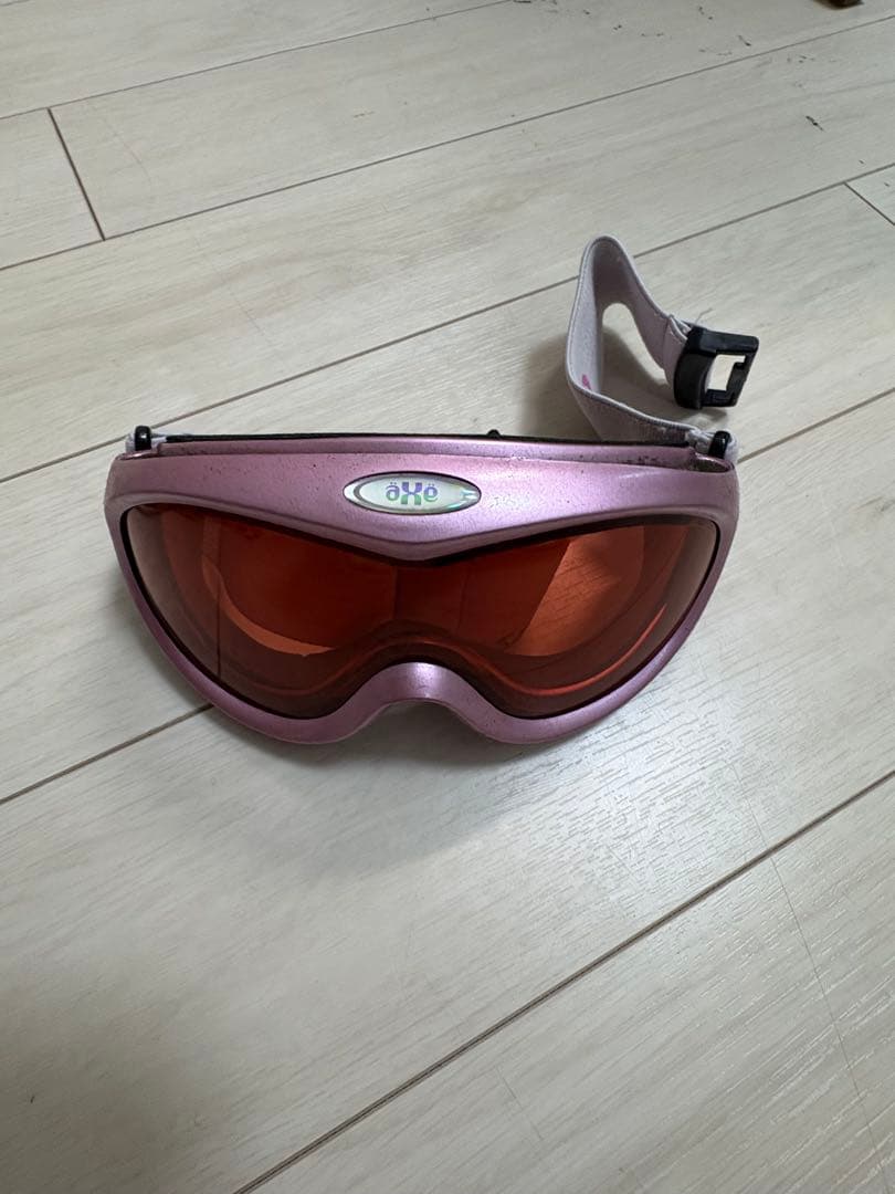 レディース　スノーボードウェアセット（ジャケット・パンツ・手袋・ゴーグル、帽子）