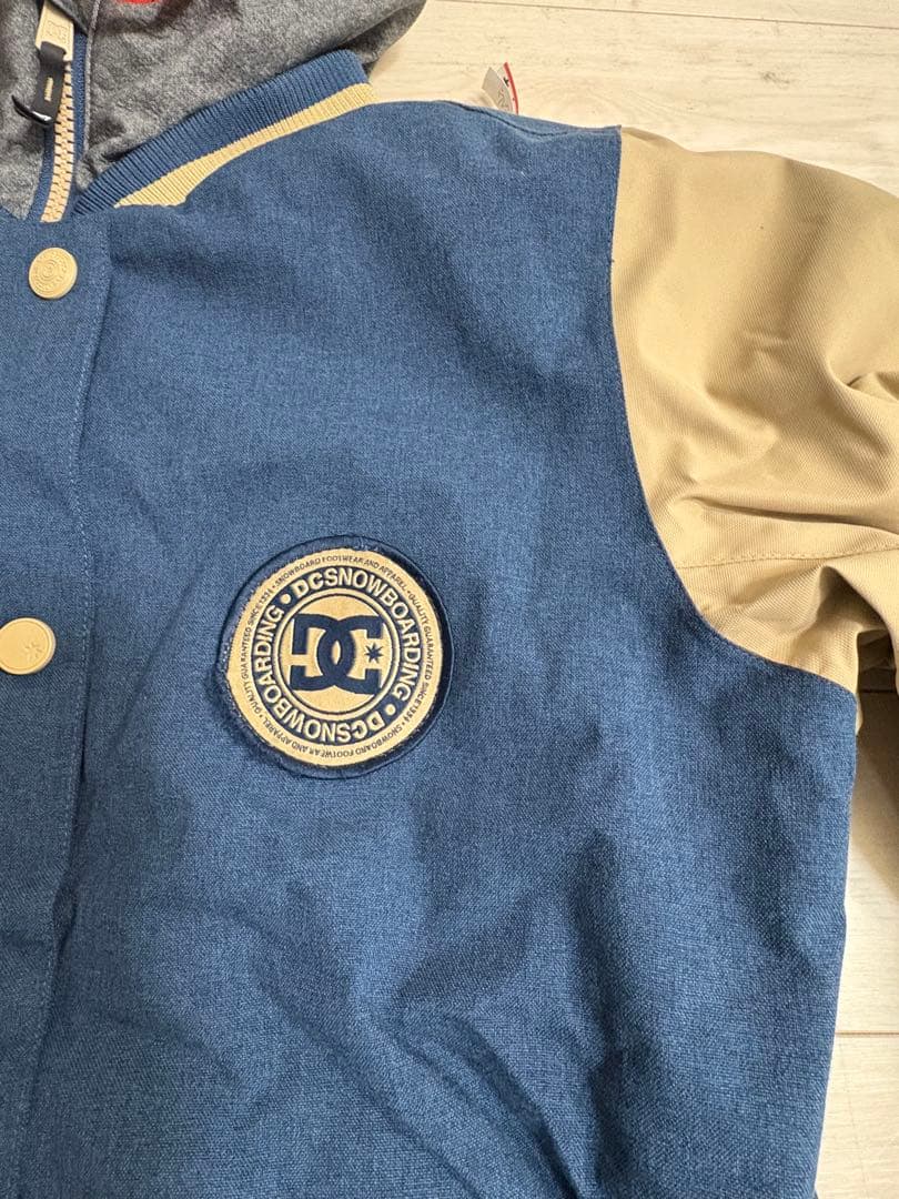 レディース　スノーボードウェアセット（ジャケット・パンツ・手袋・ゴーグル、帽子）