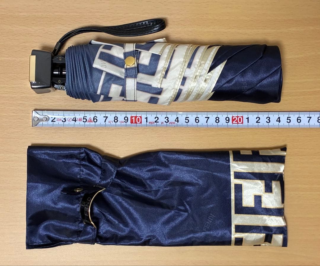 【新品・未使用】 FENDI ズッカ柄 濃紺 三つ折りの折り畳み傘