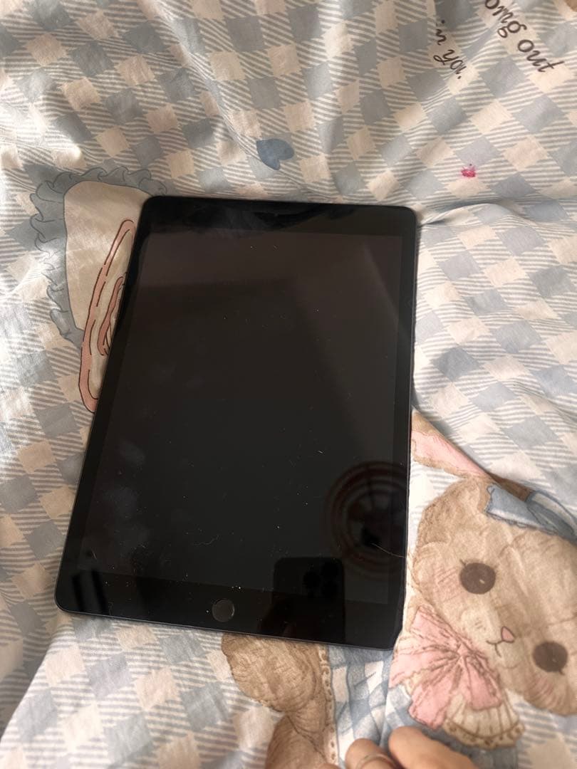 Apple iPad 第7世代32GBWI-FIスペースグレー 本体