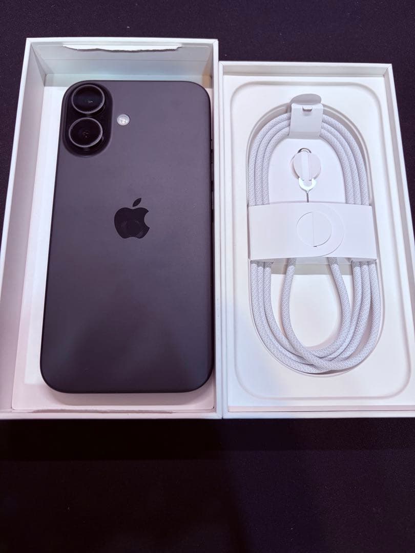 Apple iPhone 16 128GB ブラック　simフリー