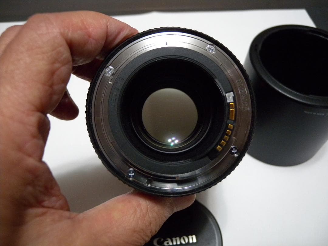 Canon EF 100mm f/2.8L マクロレンズ