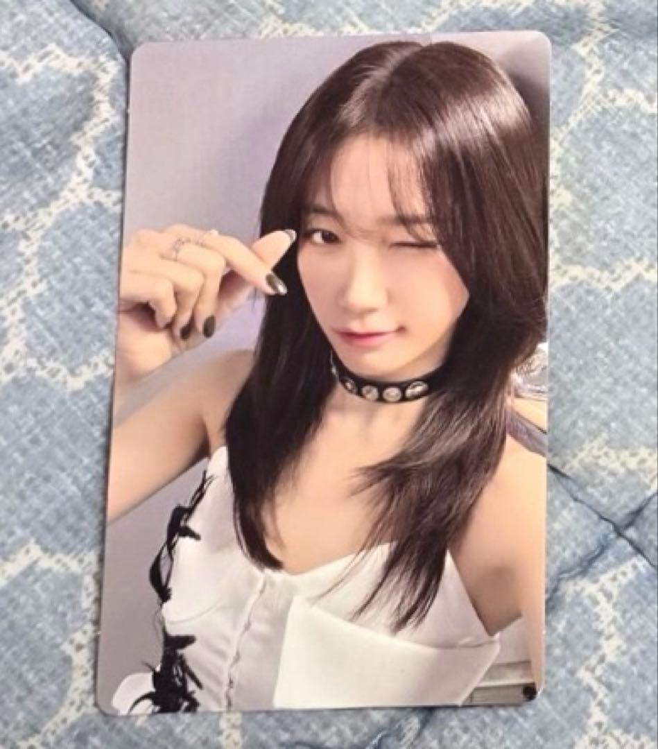 ルセラフィム カズハ 2025 AAA 限定 トレカ B