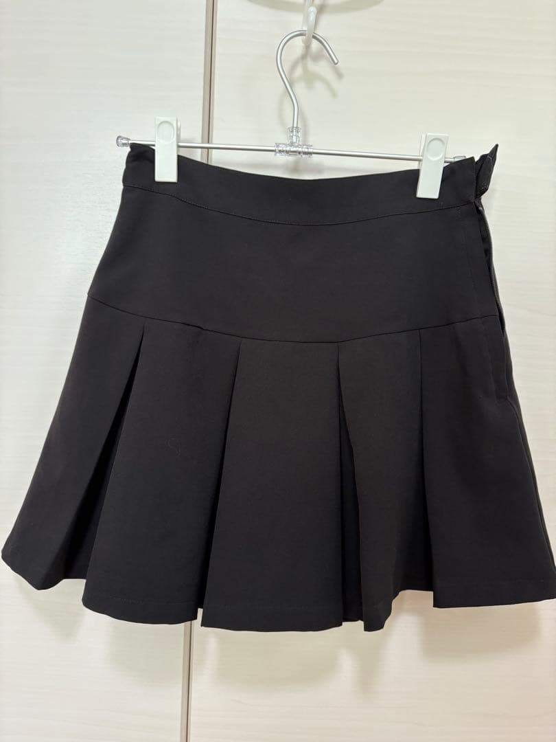 **ラブトキシック（Lovetoxic）**の卒業式用スーツ4点セット