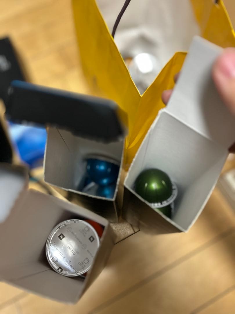 Nespresso コーヒーメーカー 限定色