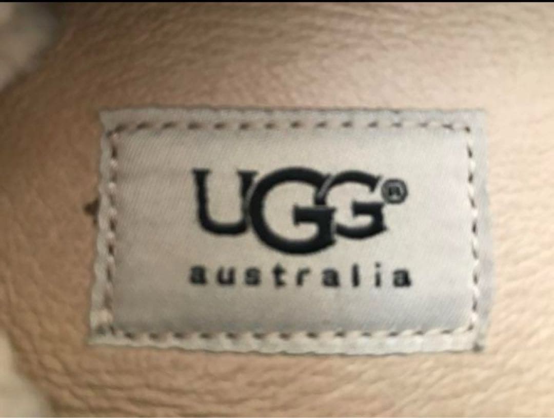 UGG　アグオーストラリア　モカシン　フラットシューズ　オールシーズン履けます！